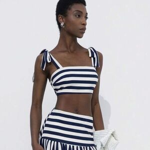 Aveloria Modichic Stripe Should-Tie Tube Top